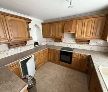 3 bedroom semi-detached house to rent - Photo 5