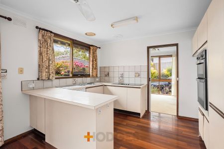 CLOSE TO THE BEACH | THREE BEDROOMS | GREAT LOCATION - Photo 5