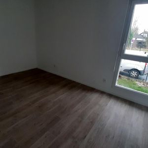 location Appartement T2 DE 46.84m² À COULOMMIERS - Photo 2