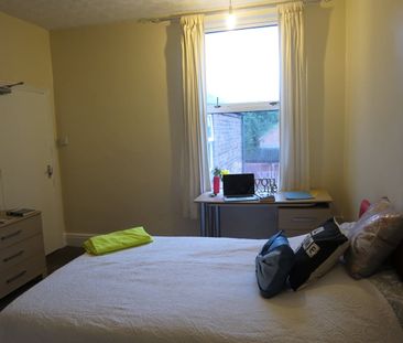 7 Bed Semi-Detached House, Radcliffe Road, NG2 - Photo 1