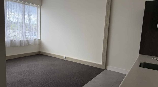 3-Bedroom Apartment in the Heart of Kumeu – Huapai, Auckland - Photo 1