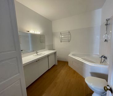 Location Appartement 3 pièces 74m² - Photo 4
