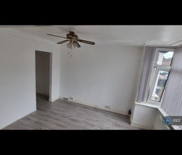 2 bedroom end of terrace house to rent - Photo 1
