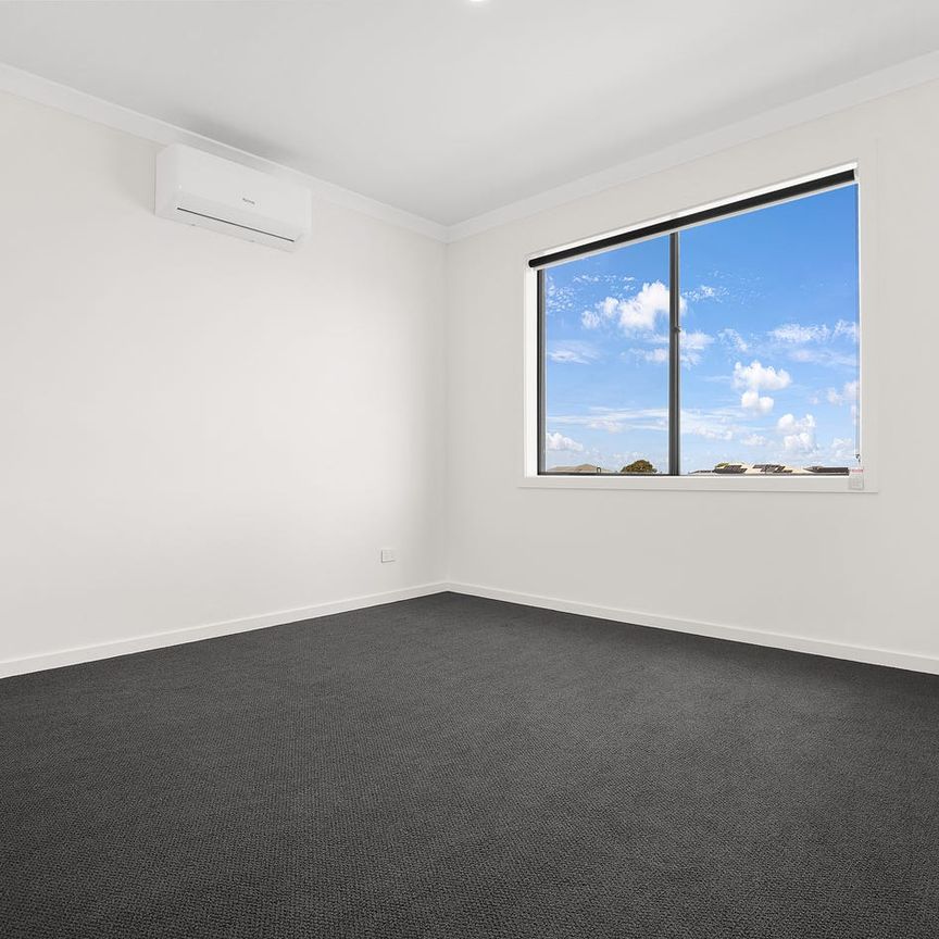 SURE TO IMPRESS! - Photo 1