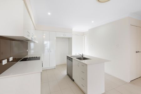 3/61 East Quay Drive, Biggera Waters QLD 4216 - House For Rent - $870 | Domain - Photo 3