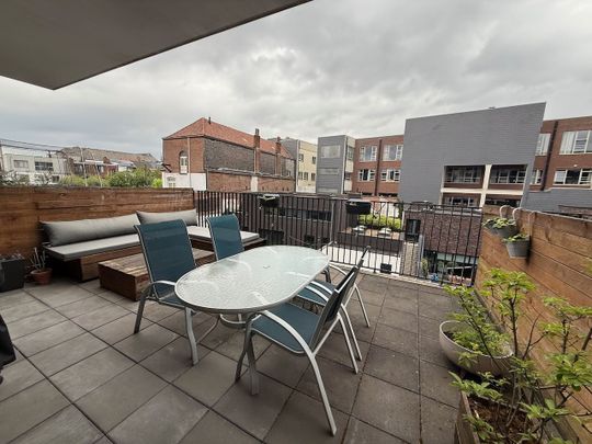 Modern en lichtrijk appartement met groot terras - Photo 1