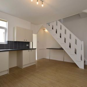 Room in a Shared House, Kensington Road, BS16 - Photo 2