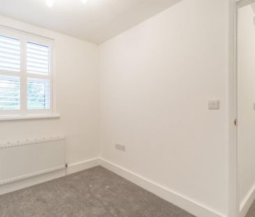 2 bedroom semi-detached house to rent - Photo 2