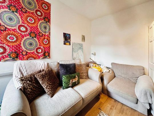 4 bedroom terraced house to rent - Photo 1