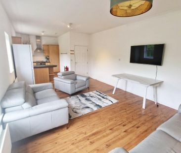 1 bedroom in a house share to rent - Photo 3