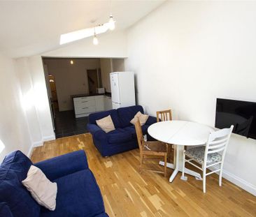4 bedroom terraced house to rent - Photo 1