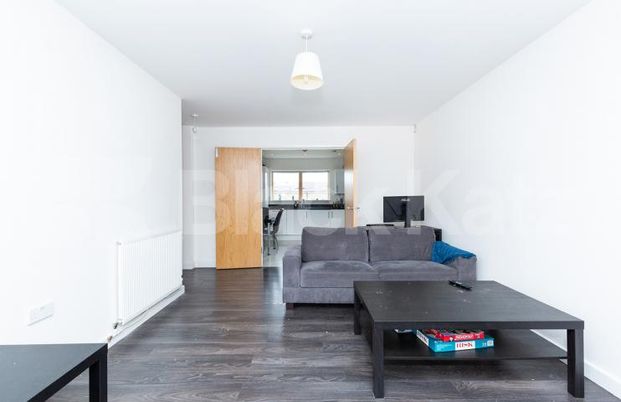 2 bed 2 bath within a modern new build minutes to a piccadilly tube line - Photo 1