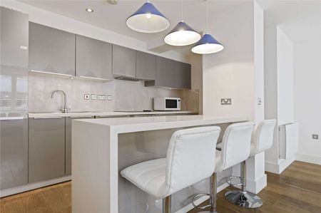 Two bedroom, two bathroom flat in Hatton Garden. - Photo 2