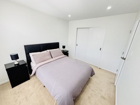 HENDERSON, 3 BEDROOMS - Photo 2