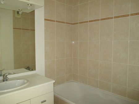 Location Appartement 3 pièces 67m² ORLEANS 45000 - Photo 3