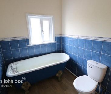 2 bedroom semi-detached house to rent - Photo 6