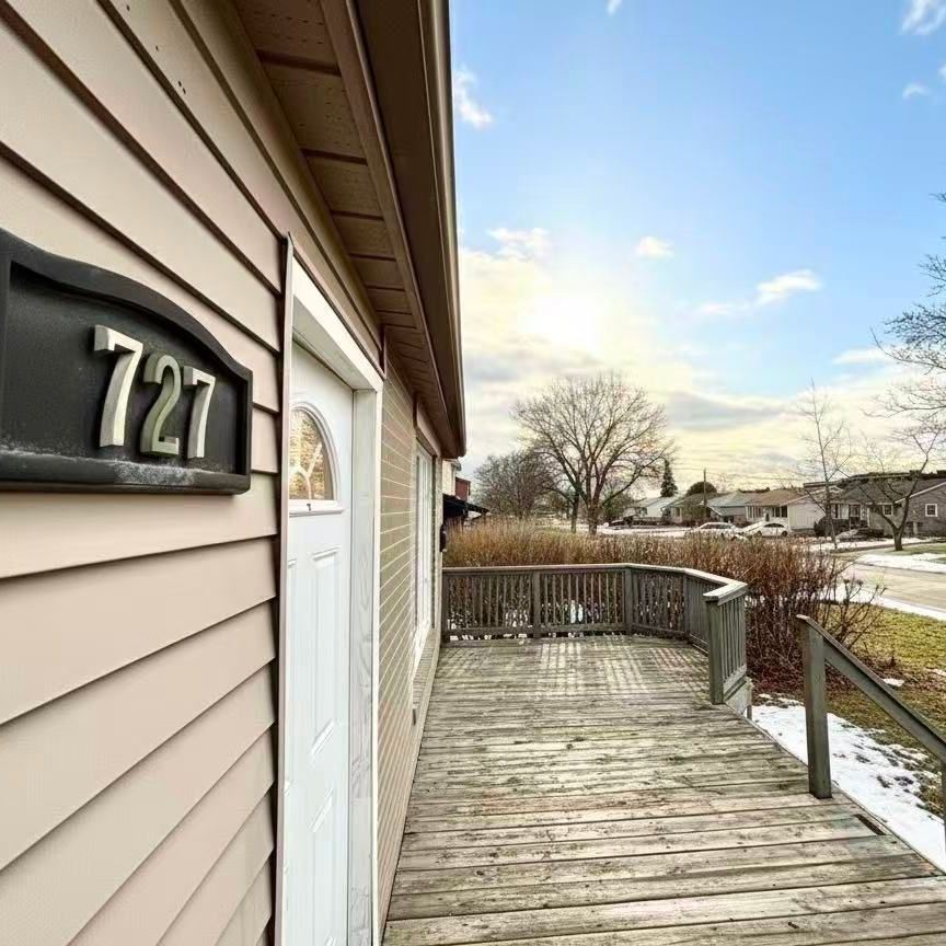 For Lease - 727 Hewson Drive, Pickering, Ontario - Photo 1