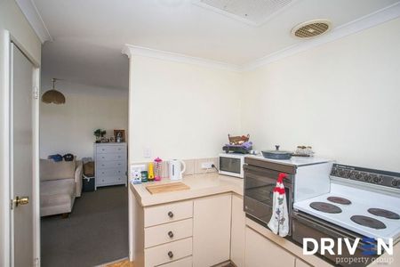 OVER 40'S COMPLEX - Photo 2