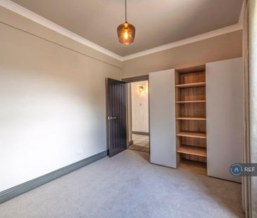 4 bedroom detached house to rent - Photo 4