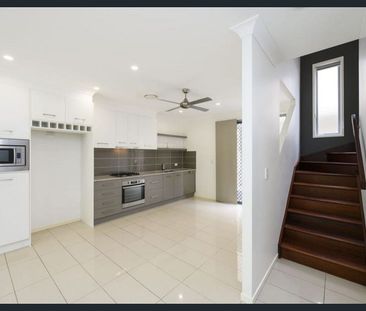 Modern Townhouse with Ducted A/C - Photo 5