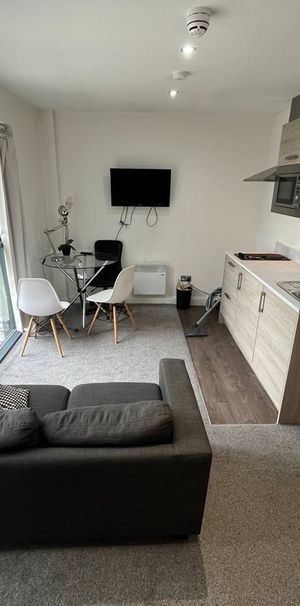 Studio Flat, Bracken House, M1 - Photo 1