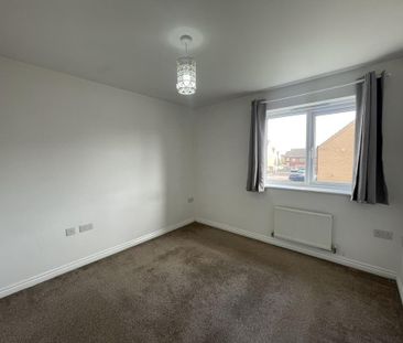 2 bedroom semi-detached house to rent - Photo 2