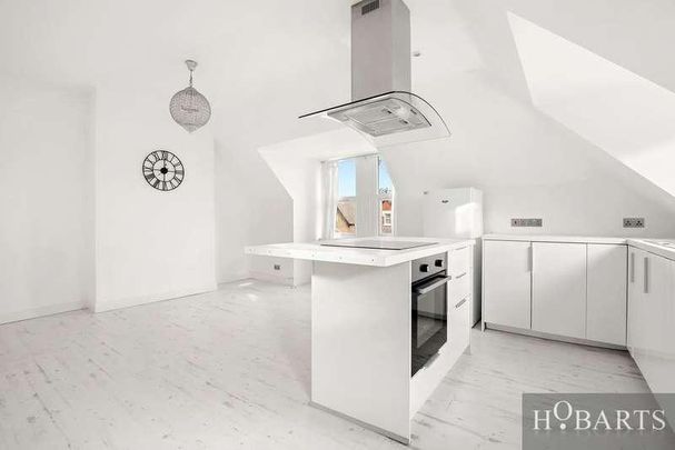 Park Avenue, Alexandra, N22 - Photo 1