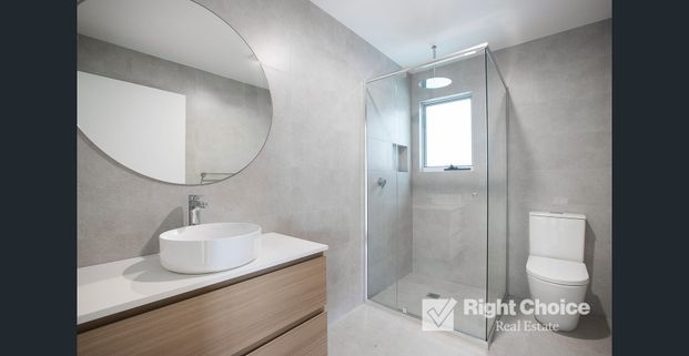 Freestanding Villa - Photo 1