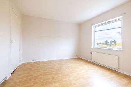 Profilvägen, Finspång - Photo 2