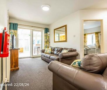 38 Vanbrugh Drive - Photo 1