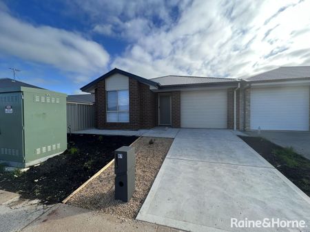 87 Keane Avenue, Munno Para West, SA 5115 - Photo 3