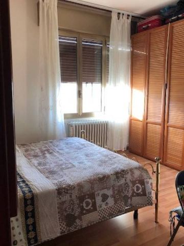 Luminoso trilocale arredato in Via Liguria - Foto 4