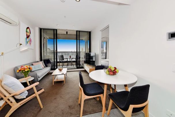 Modern 1-bedroom apartment near Bridge Rd/Church St tram stop - Photo 1