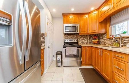 For Lease - 57 Medway Crescent Unit# Upper Floor, Toronto, Ontario - Photo 3