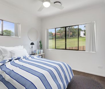 MODERN TOWNHOUSE IN PRIME LOCATION - Photo 3