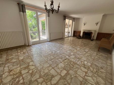 Location Maison 5 pièces 154m² CHAILLY EN BRIE 77120 - Photo 2