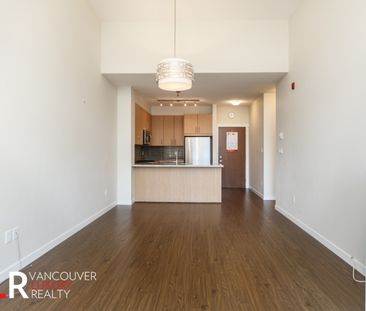 Condo in North Vancouver, BC - Photo 4