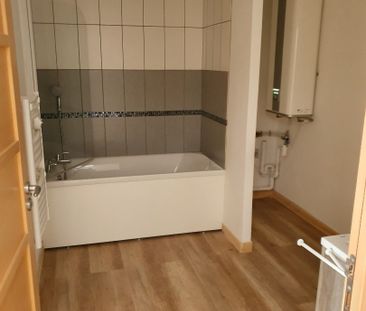 Location Appartement 3 pièces 73m² LENS 62300 - Photo 3