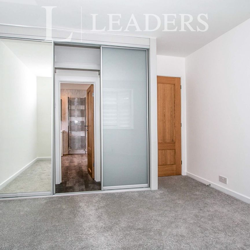 4 bedroom bungalow to rent Hamble Road, BH15 3NL - Photo 1