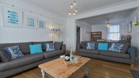 4 bedroom terraced house to rent - Photo 2