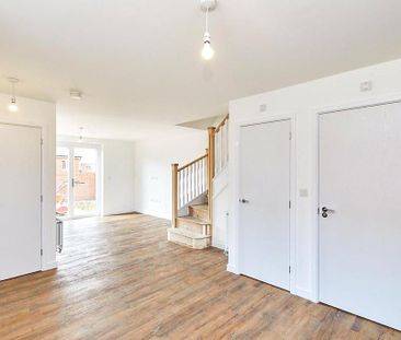 3 bedroom detached house to rent - Photo 2