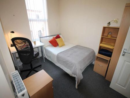 3 bedroom apartment to rent - Photo 3