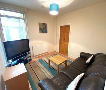 3 bedroom terraced house to rent - Photo 2