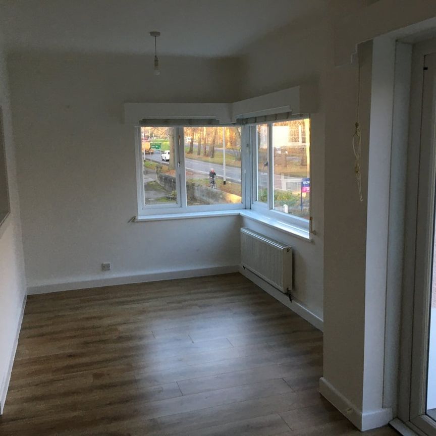 2 Bed Flat, Otley Road, LS16 - Photo 1