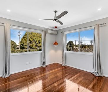 ~ Immaculately Presented in Enviable North Side Location ~ - Photo 5