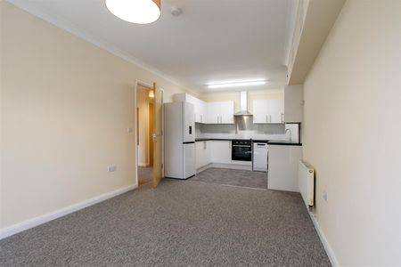 Queens Court, St. Margaret's Square, Cambridge - Photo 4