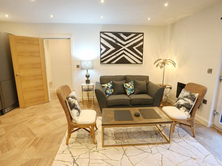 2 Bed Flat, Blackfriars Road, M3 - Photo 3