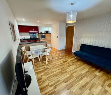 2 bedroom flat to rent - Photo 2