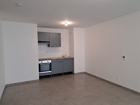 Location Appartement 2 pièces 45m² THONON LES BAINS 74200 - Photo 5