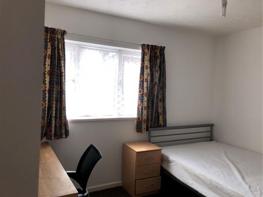 4 bedroom terraced house to rent - Photo 1